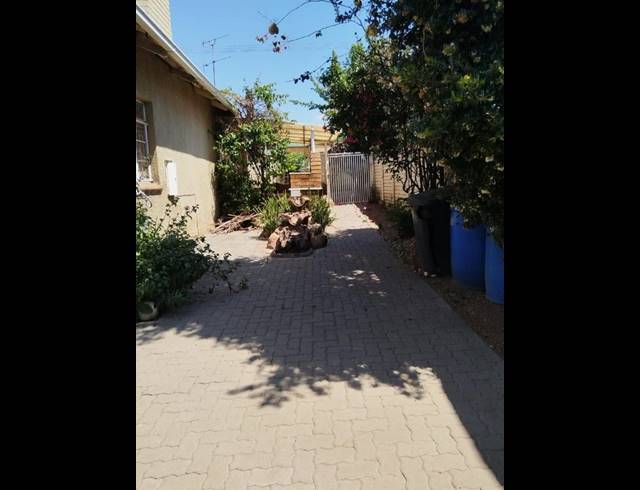 3 BEDROOM PROPERTY TO RENT IN SOUTH HILLS